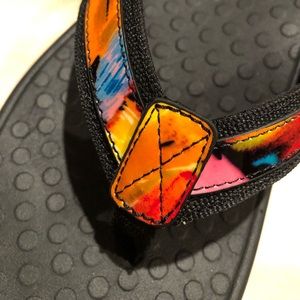 Black floral vionic sandals 🩴